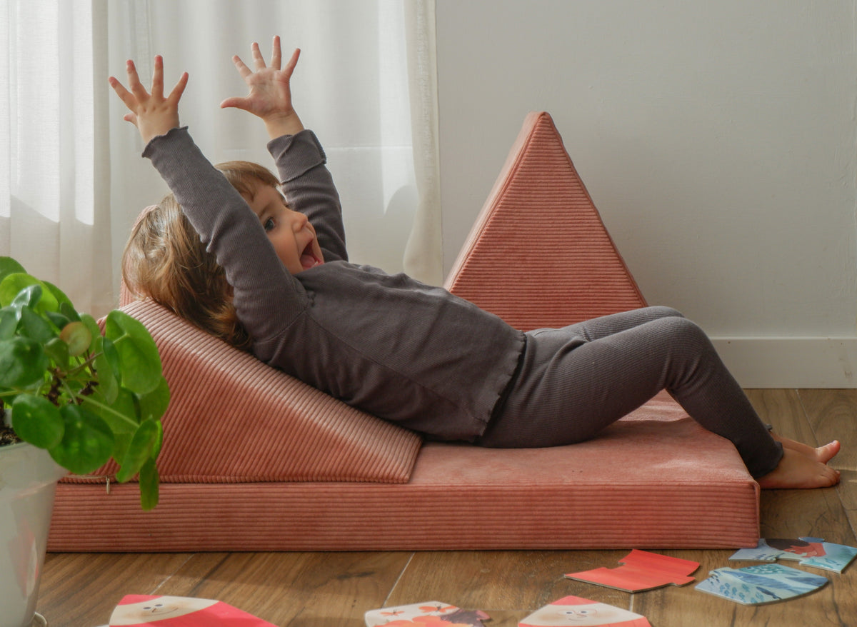 Bloque Psicomotricidad Montessori HalfTriangle Pink