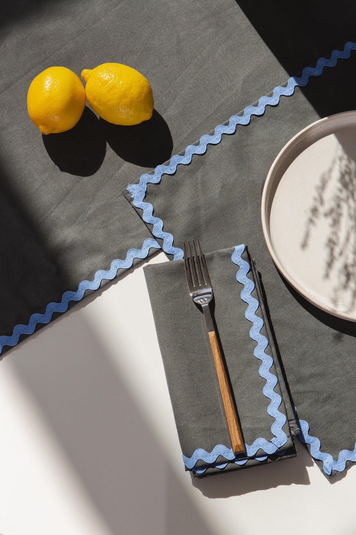 Set 2 Caminos de mesa Wavy Gris