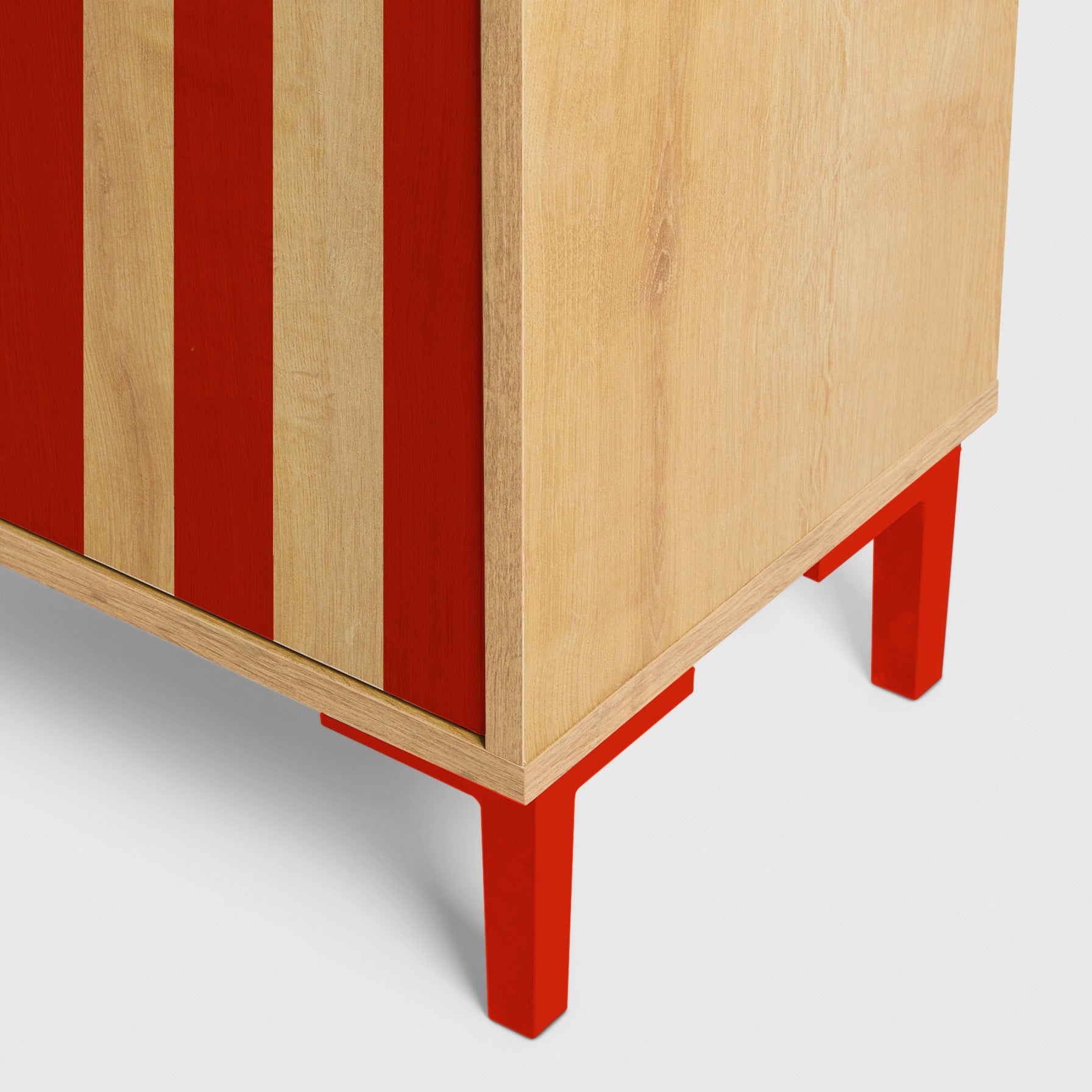 Comoda Alise Roble Red Stripes