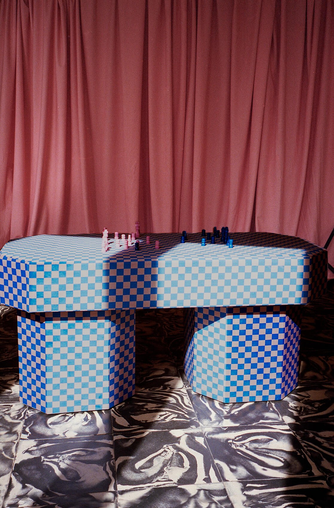 Viva Bench checkerboard rose et bleu