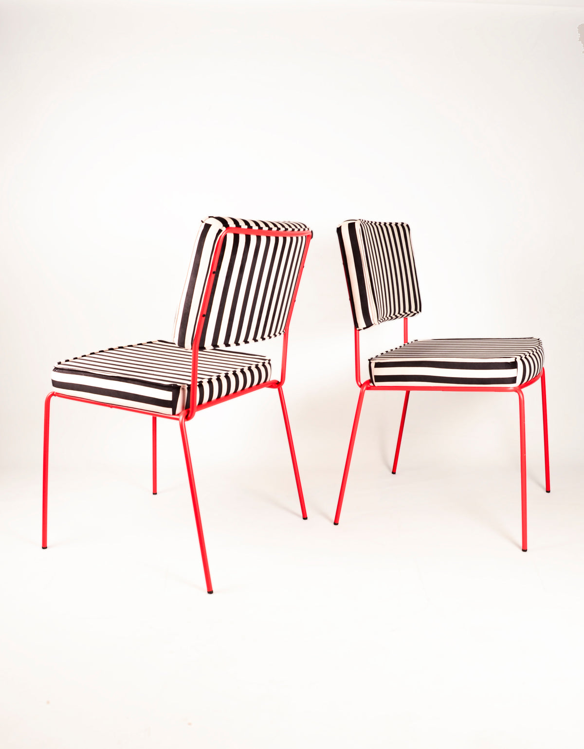 Silla Maura Roja Tapizado Velvet Rayas