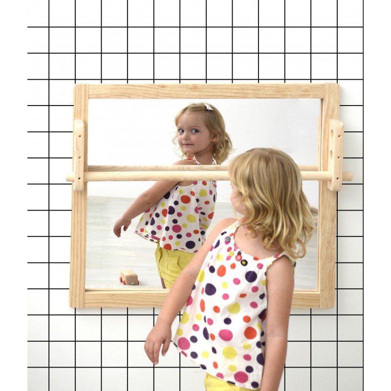 Miroir Montessori : importance, utilité et bienfaits - Lillibulle