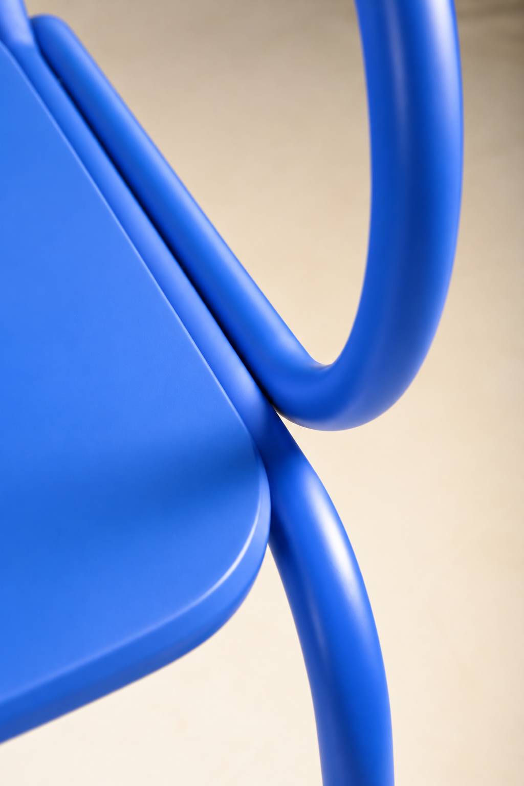 Silla Mafalda Lacada Azul Pruss  PRE-ORDER