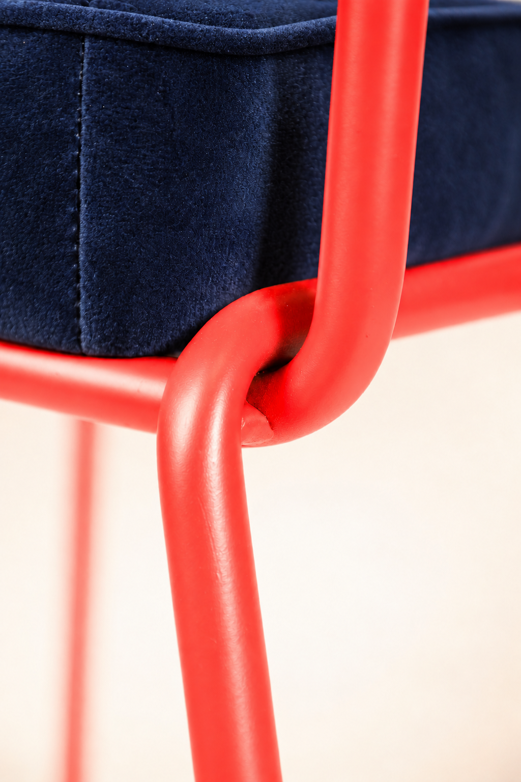 Silla Maura Roja Tapizado Velvet  Azul PRE-ORDER