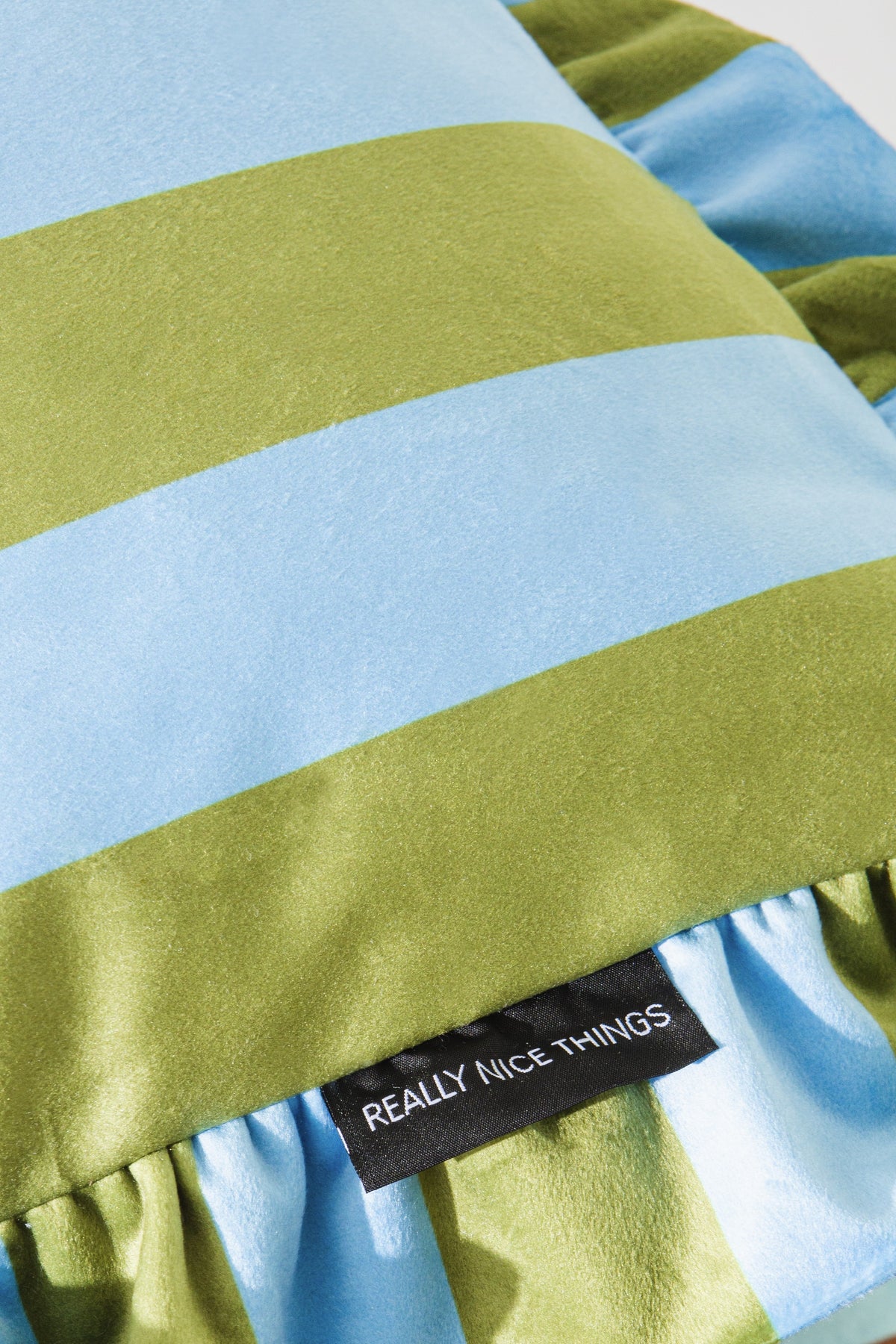 Cojín Ruffle Velvet Green -Blue