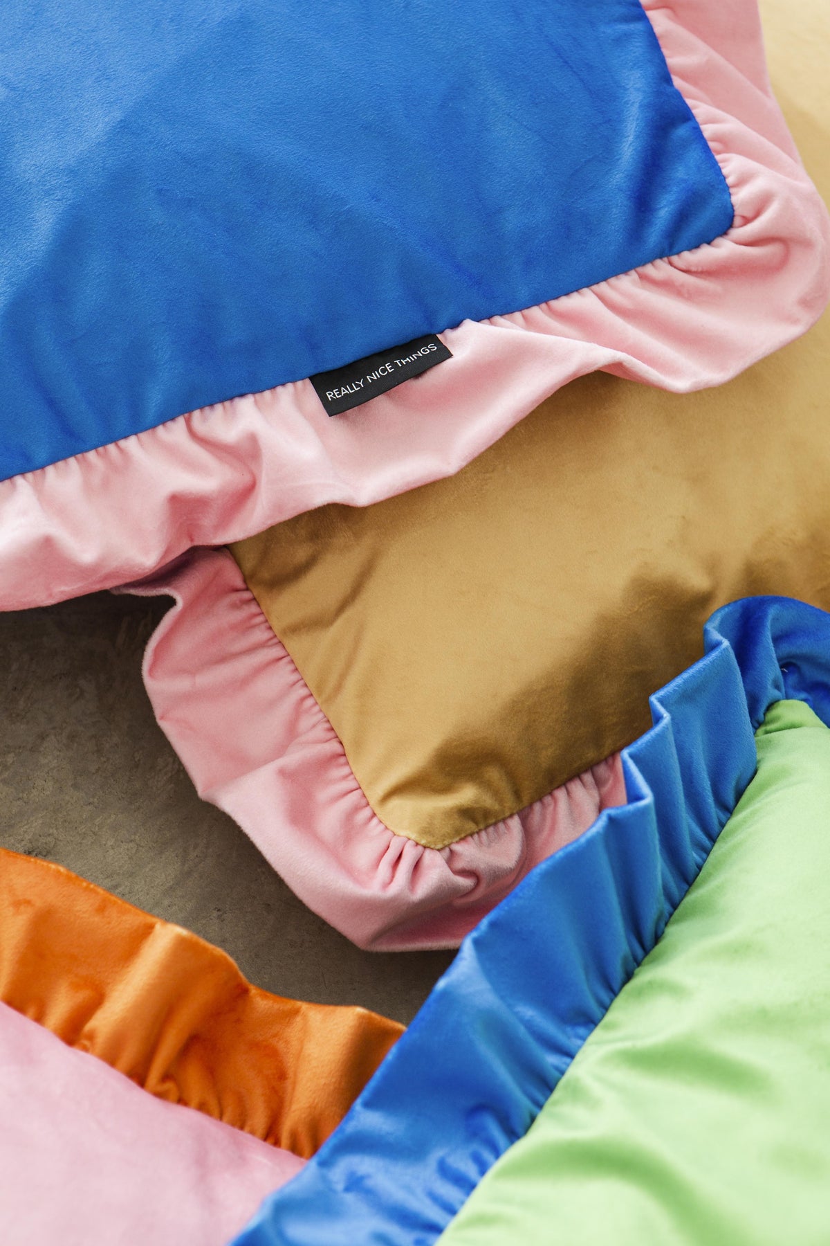 Cojín Ruffle Velvet Orange - Rose Pink