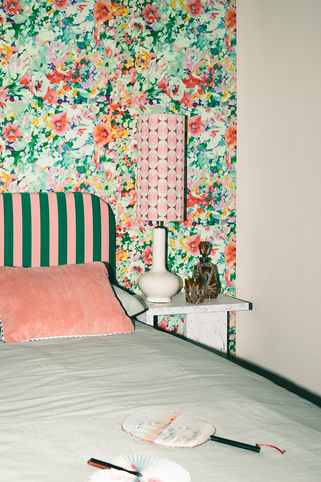 Cabecero Eddie Tapizado Velvet (Stripes Green Pink)