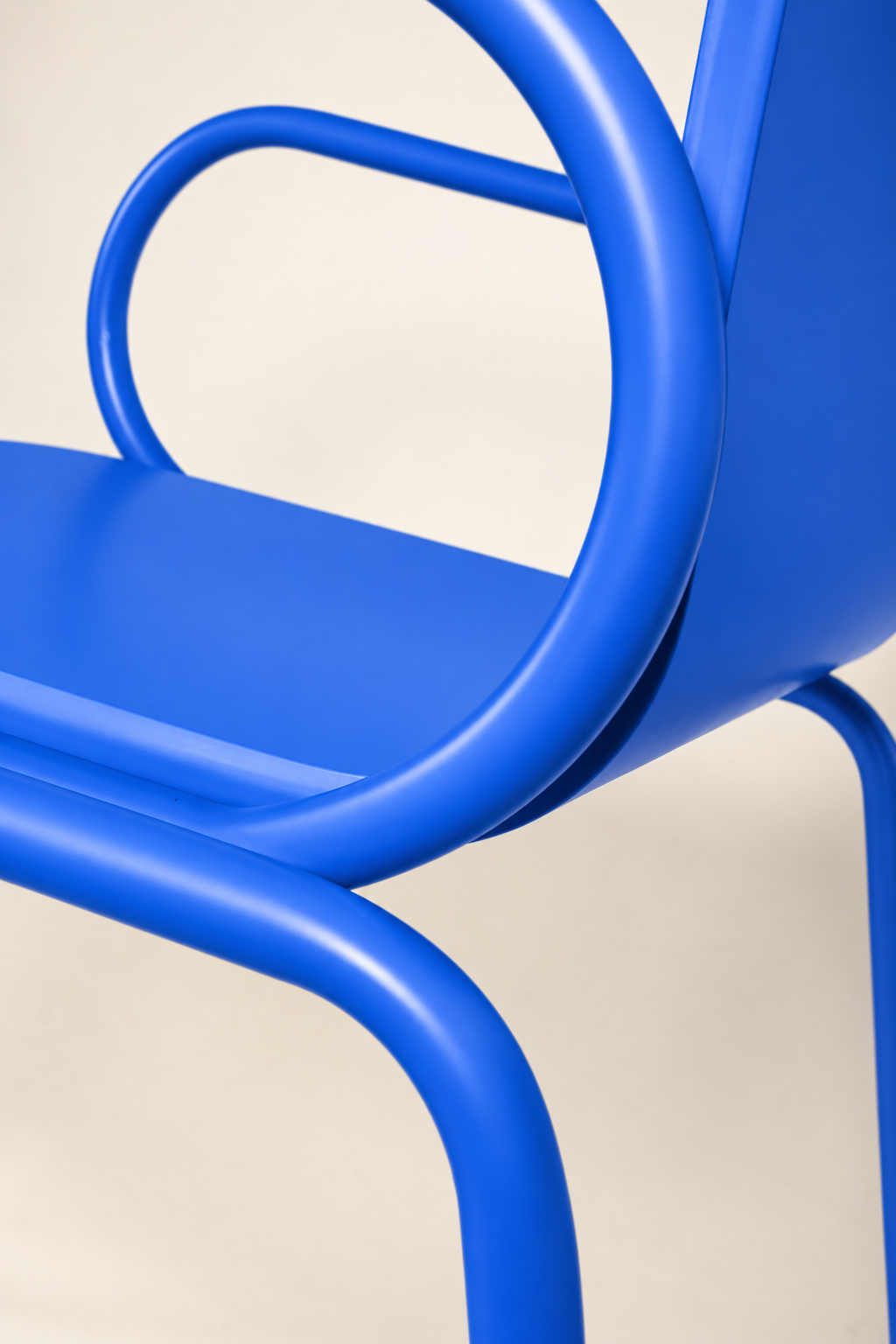 Silla Mafalda Lacada Azul Pruss  PRE-ORDER