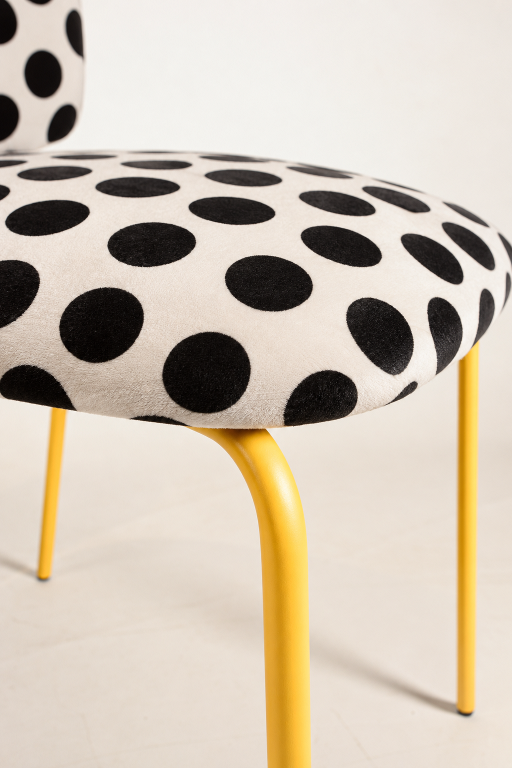 Silla Clarita Amarilla Tapizado Vichy Dots Pre-Order
